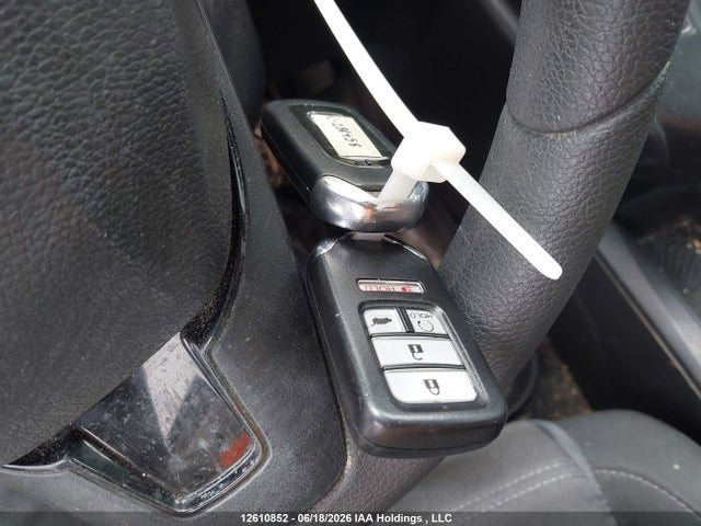 2HKRW1H33JH000122 Honda CR-V LX