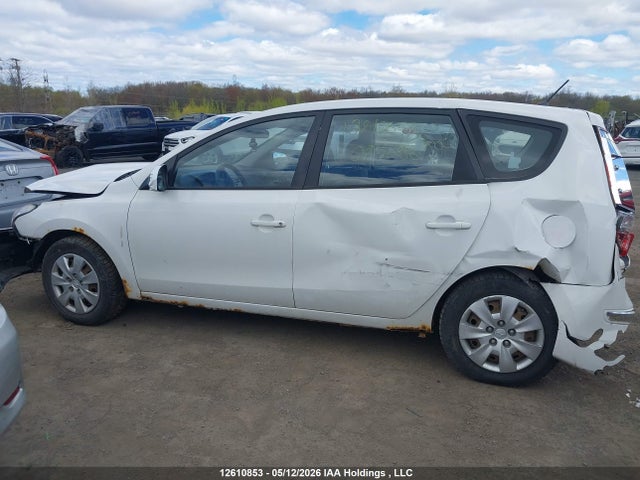 2011 Hyundai Elantra მანქანა იყიდება აუქციონზე, vin: KMHDB8BE9BU093286, აუქციონის ნომერი: 12610853