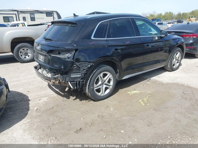 WA1AAAFY8M2098977 Audi Q5 45 Komfort