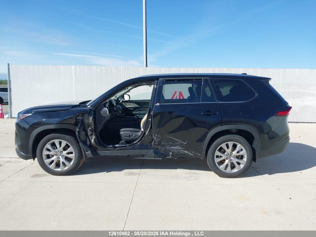 2026 Toyota Grand Highlander Hybrid Limited მანქანა იყიდება აუქციონზე, vin: 5TDACAB54TS078714, აუქციონის ნომერი: 12610862