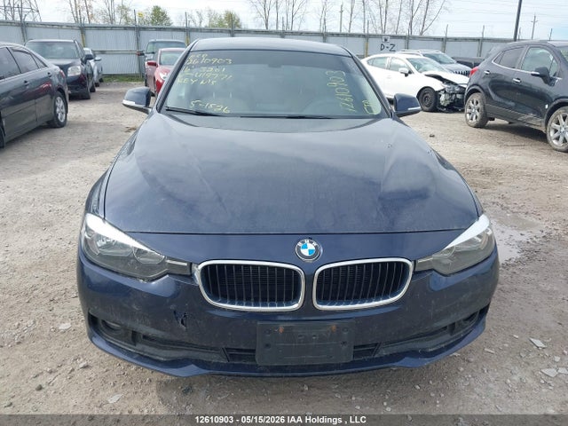 BMW 320i Xdrive 2016 WBA8E5G50GNU19771 Image 11