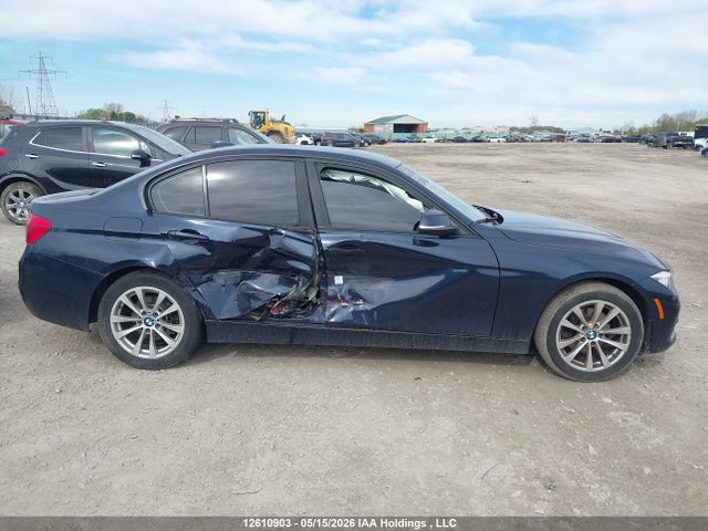 BMW 320i Xdrive 2016 WBA8E5G50GNU19771 Image 12