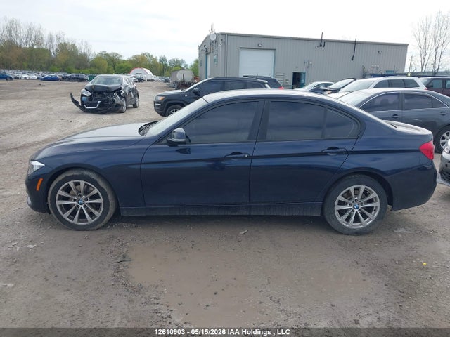 BMW 320i Xdrive 2016 WBA8E5G50GNU19771 Image 13
