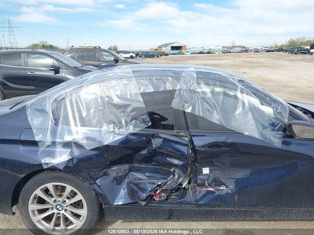BMW 320i Xdrive 2016 WBA8E5G50GNU19771 Image 20