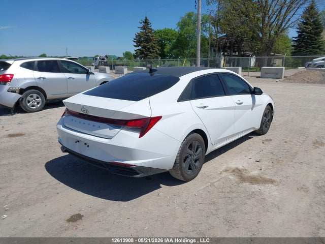 KMHLM4AG4NU277623 Hyundai ELANTRA SEL