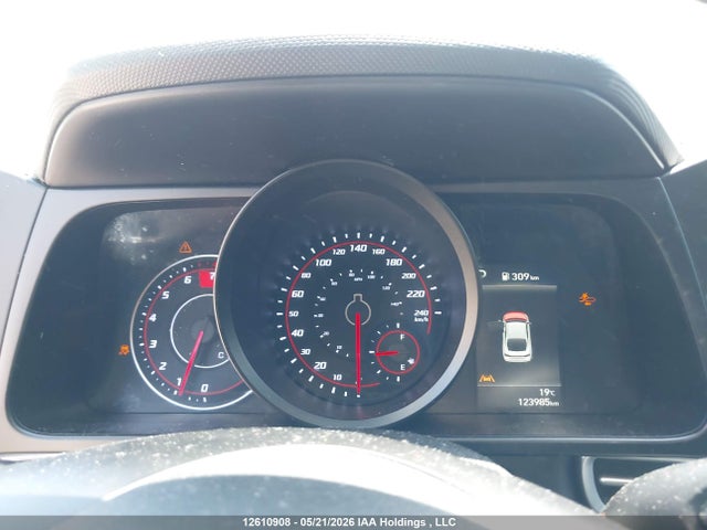 KMHLM4AG4NU277623 Hyundai ELANTRA SEL