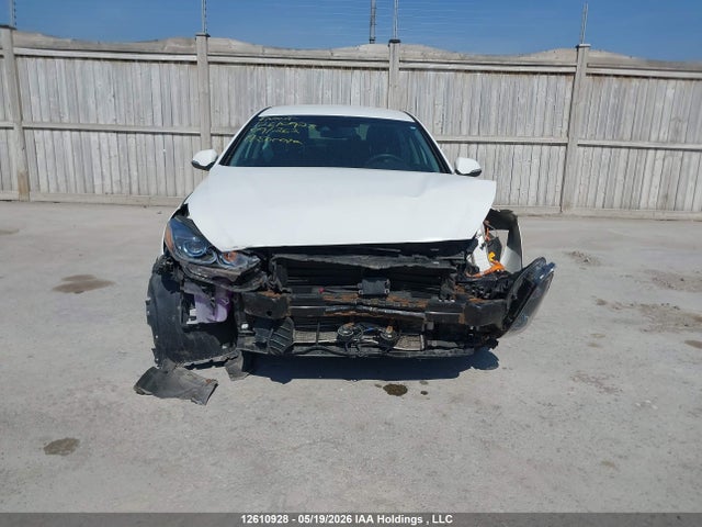 2019 Hyundai Sonata Hybrid Hybrid მანქანა იყიდება აუქციონზე, vin: KMHE54L24KA091262, აუქციონის ნომერი: 12610928