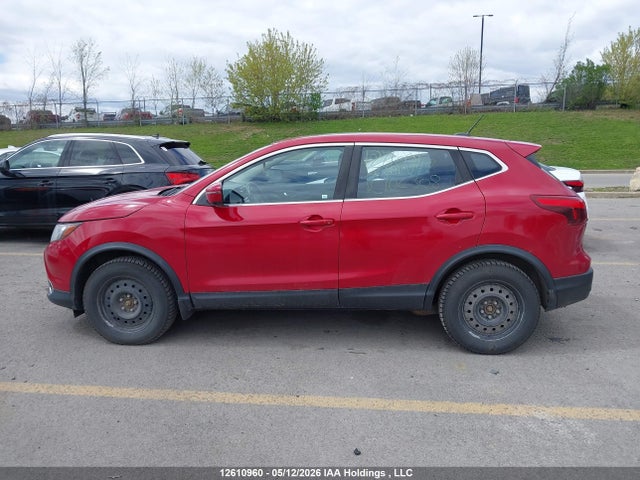 JN1BJ1CR8HW102308 Nissan Qashqai S/sl/sv