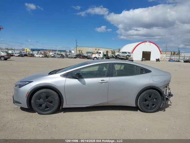 2026 Toyota Prius Se/xse/xse Premium/night Shade მანქანა იყიდება აუქციონზე, vin: JTDACACUXT3070012, აუქციონის ნომერი: 12611006