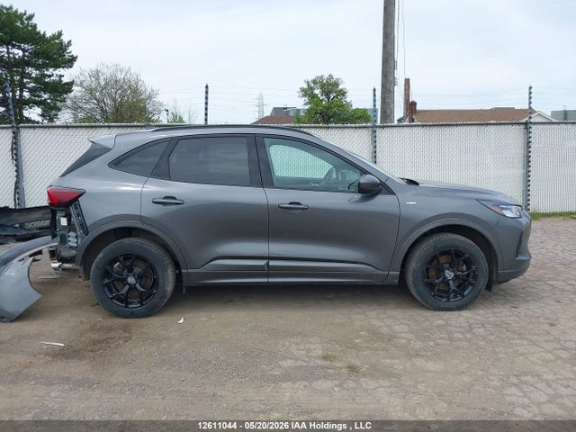 1FMCU9NA5RUB40540 Ford Escape