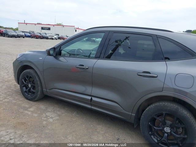 1FMCU9NA5RUB40540 Ford Escape