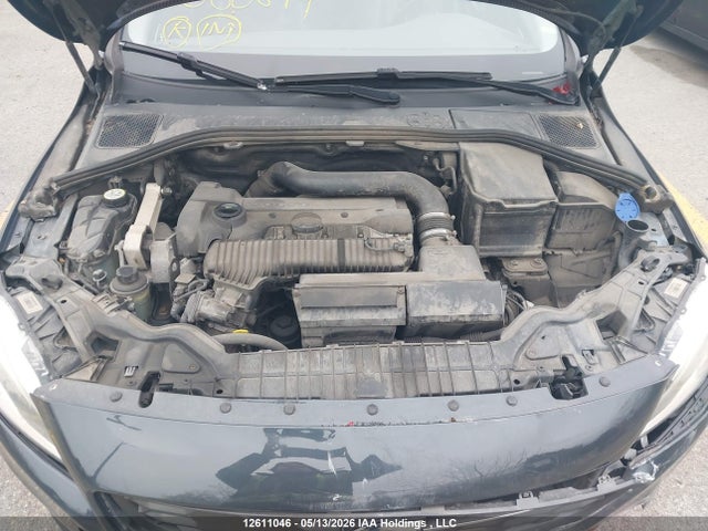 2015 Volvo V60 Cross Country Premier მანქანა იყიდება აუქციონზე, vin: YV4612HK9F1000894, აუქციონის ნომერი: 12611046