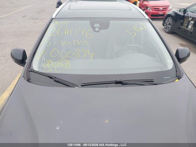 2015 Volvo V60 Cross Country Premier მანქანა იყიდება აუქციონზე, vin: YV4612HK9F1000894, აუქციონის ნომერი: 12611046