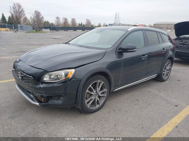 2015 Volvo V60 Cross Country Premier მანქანა იყიდება აუქციონზე, vin: YV4612HK9F1000894, აუქციონის ნომერი: 12611046
