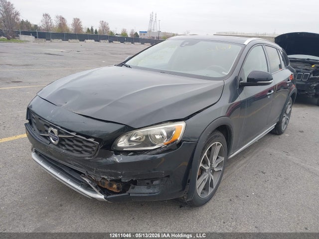 2015 Volvo V60 Cross Country Premier მანქანა იყიდება აუქციონზე, vin: YV4612HK9F1000894, აუქციონის ნომერი: 12611046