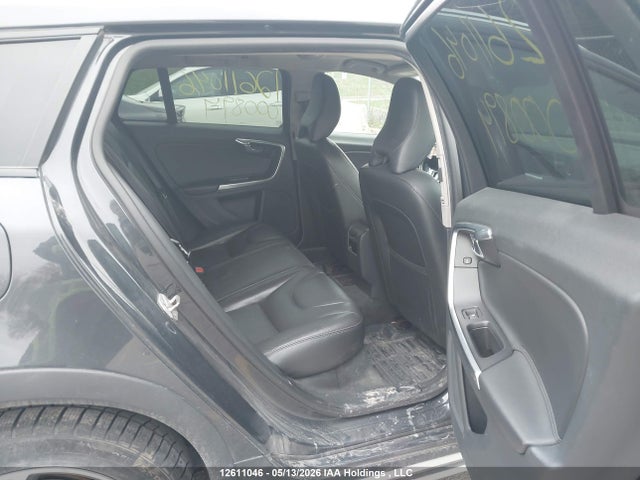 2015 Volvo V60 Cross Country Premier მანქანა იყიდება აუქციონზე, vin: YV4612HK9F1000894, აუქციონის ნომერი: 12611046