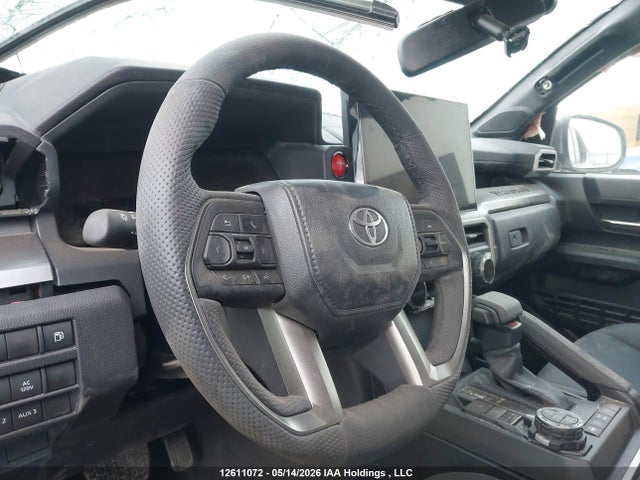2025 Toyota Tacoma Hybrid მანქანა იყიდება აუქციონზე, vin: 3TYLC5LN8ST034894, აუქციონის ნომერი: 12611072
