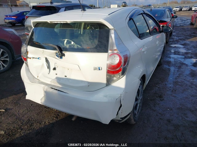 JTDKDTB31E1064023 Toyota PRIUS C