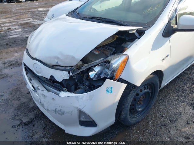 JTDKDTB31E1064023 Toyota PRIUS C