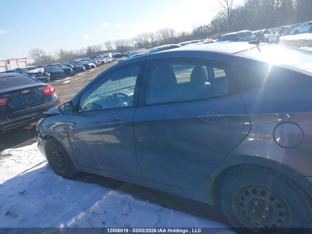 2013 Hyundai Accent Gls/gs მანქანა იყიდება აუქციონზე, vin: KMHCT4AE7DU495121, აუქციონის ნომერი: 12556019