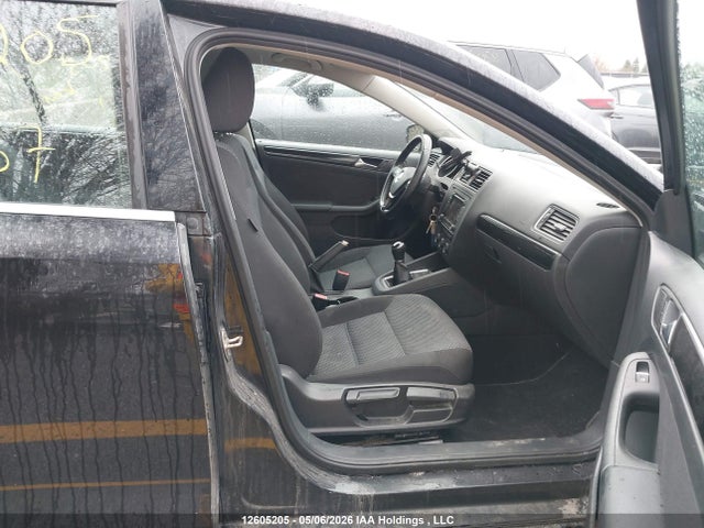 3VWB07AJ9FM317657 Volkswagen Jetta 1.8 Tsi Comfortline/1.8 Tsi Trendline+