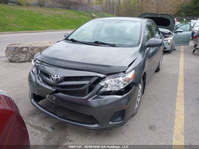 2013 Toyota Corolla Ce მანქანა იყიდება აუქციონზე, vin: 2T1BU4EE5DC037016, აუქციონის ნომერი: 12607337