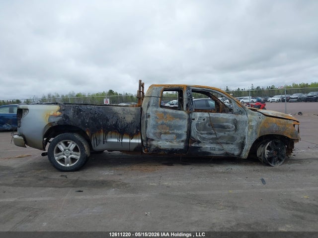Продажа на аукционе авто 2011 Toyota Tundra Sr5 5.7l V8, vin: 5TFCY5F13BX011393, номер лота: 12611220
