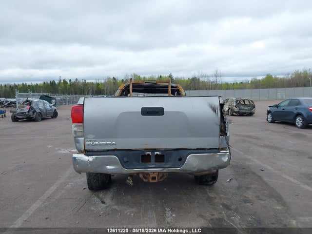 Продажа на аукционе авто 2011 Toyota Tundra Sr5 5.7l V8, vin: 5TFCY5F13BX011393, номер лота: 12611220
