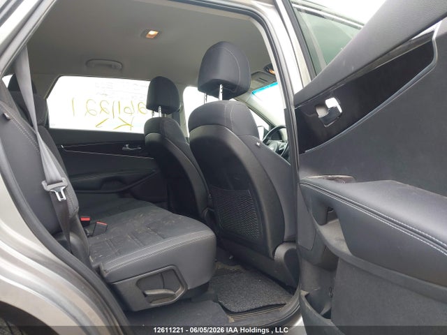 Продажа на аукционе авто 2017 Kia Sorento 2.0l Lx Turbo, vin: 5XYPGDA12HG305000, номер лота: 12611221
