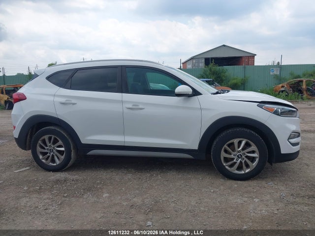 2017 Hyundai Tucson Premium მანქანა იყიდება აუქციონზე, vin: KM8J33A42HU438999, აუქციონის ნომერი: 12611232