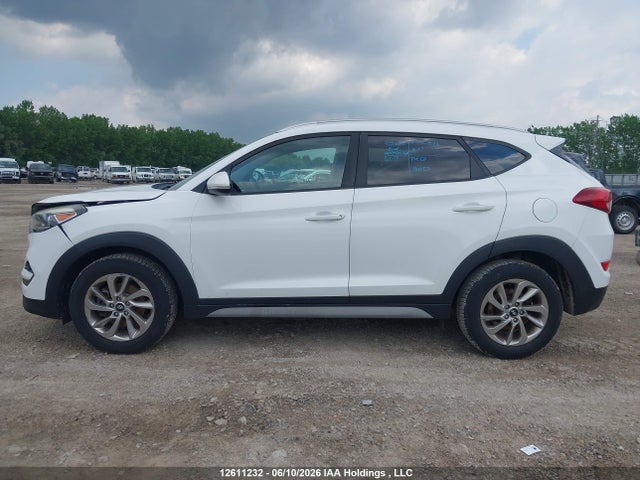 2017 Hyundai Tucson Premium მანქანა იყიდება აუქციონზე, vin: KM8J33A42HU438999, აუქციონის ნომერი: 12611232