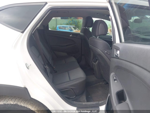 2017 Hyundai Tucson Premium მანქანა იყიდება აუქციონზე, vin: KM8J33A42HU438999, აუქციონის ნომერი: 12611232