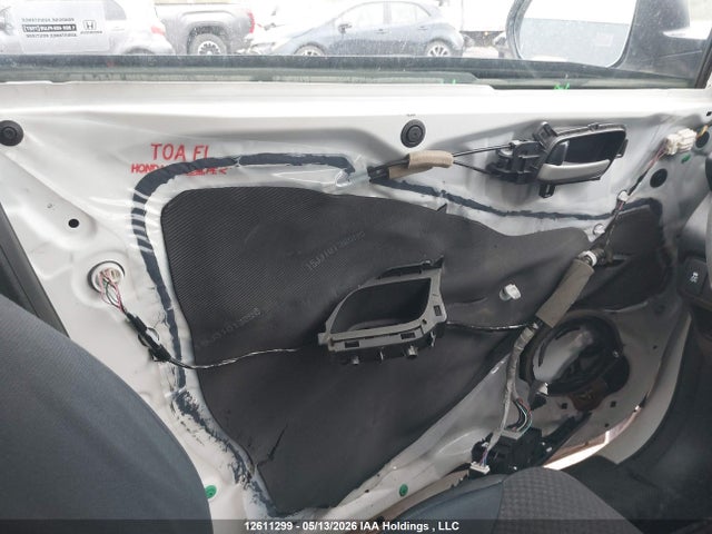 2HKRM3H38GH001003 Honda CR-V LX