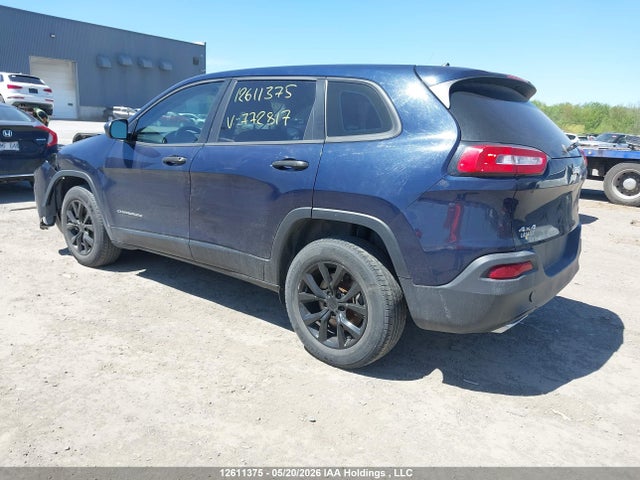 1C4PJMAS4FW772817 Jeep Cherokee Sport