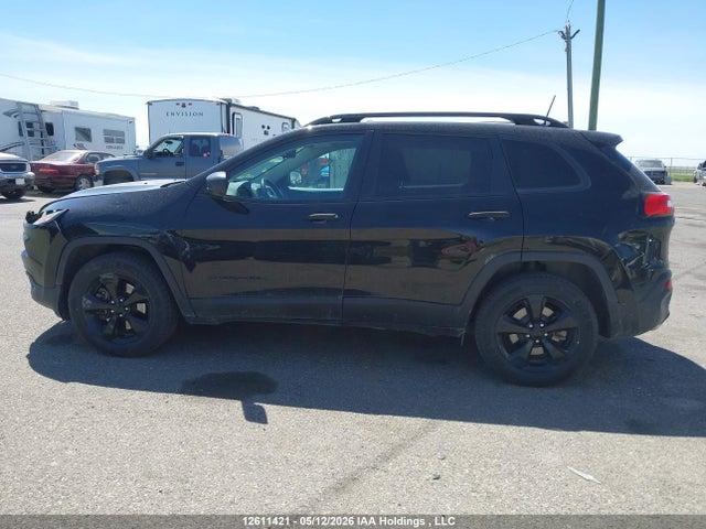 1C4PJMAX1JD593392 Jeep Cherokee Sport