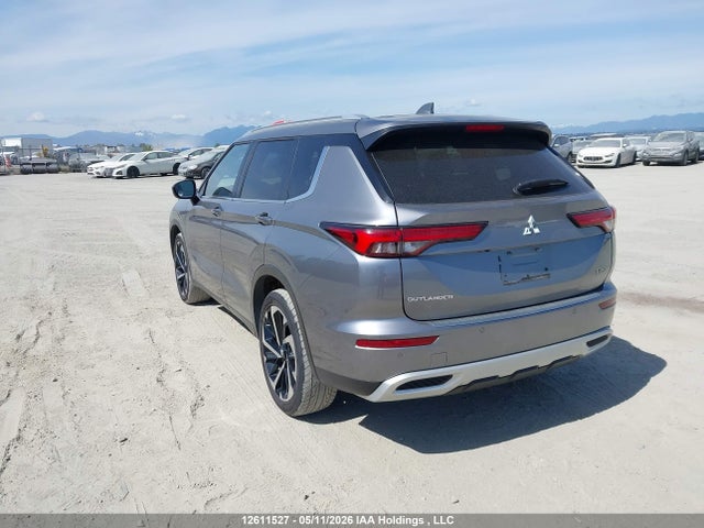 JA4J4UA88NZ614294 Mitsubishi Outlander Se/black Edition