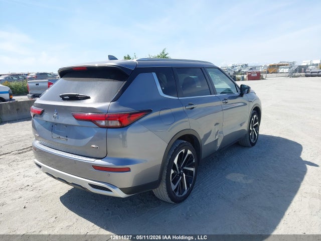 JA4J4UA88NZ614294 Mitsubishi Outlander Se/black Edition