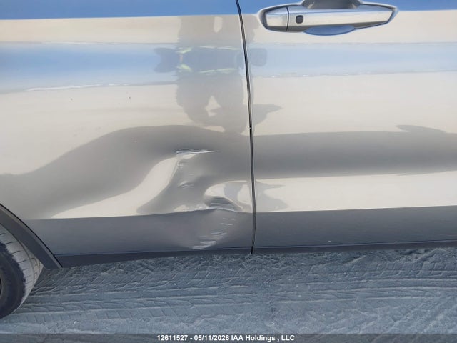 JA4J4UA88NZ614294 Mitsubishi Outlander Se/black Edition