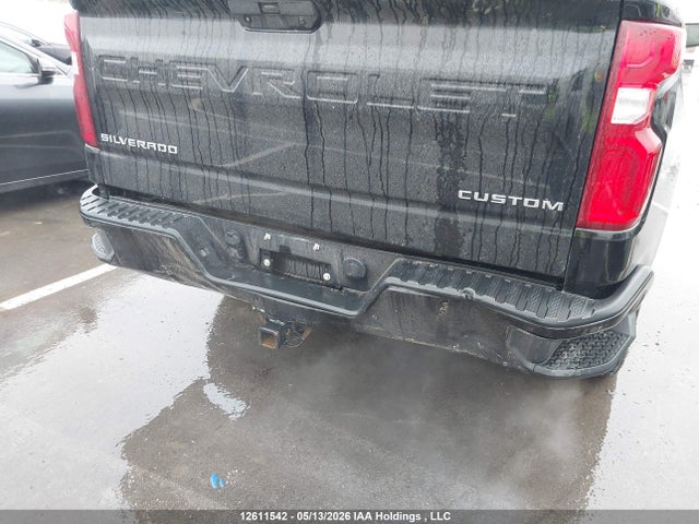 1GCPYBEK8MZ104380 Chevrolet Silverado 1500 Custom