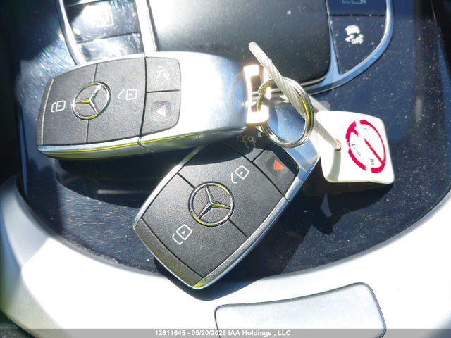 12611645 :رقم المزاد ، W1N0G8EB5NV374790 vin ، 2022 Mercedes-benz Glc 300 4matic مزاد بيع