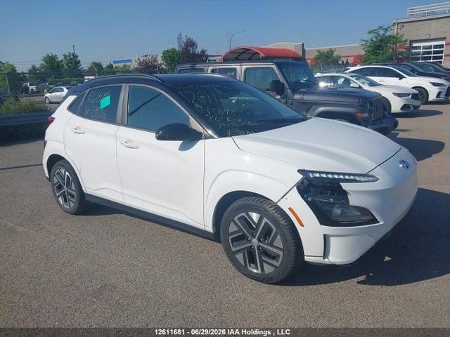 12611681 :رقم المزاد ، KM8K23AGXNU144196 vin ، 2022 Hyundai Kona Electric Preferred With Two-tone Roof مزاد بيع