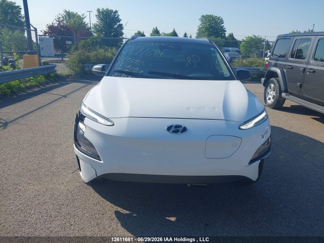 12611681 :رقم المزاد ، KM8K23AGXNU144196 vin ، 2022 Hyundai Kona Electric Preferred With Two-tone Roof مزاد بيع