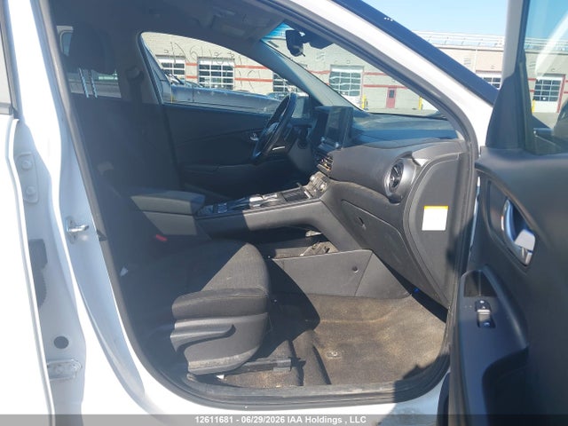 12611681 :رقم المزاد ، KM8K23AGXNU144196 vin ، 2022 Hyundai Kona Electric Preferred With Two-tone Roof مزاد بيع