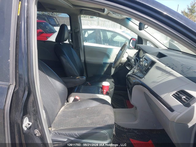 2014 Toyota Sienna მანქანა იყიდება აუქციონზე, vin: 5TDXK3DC6ES520545, აუქციონის ნომერი: 12611703