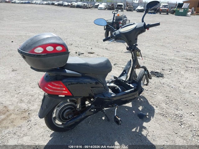 2023 Scooter Motorized Scooter მანქანა იყიდება აუქციონზე, vin: L5KAR0C25D1601258, აუქციონის ნომერი: 12611816