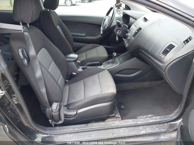 KNAFX6A8XG5472083 KIA FORTE EX