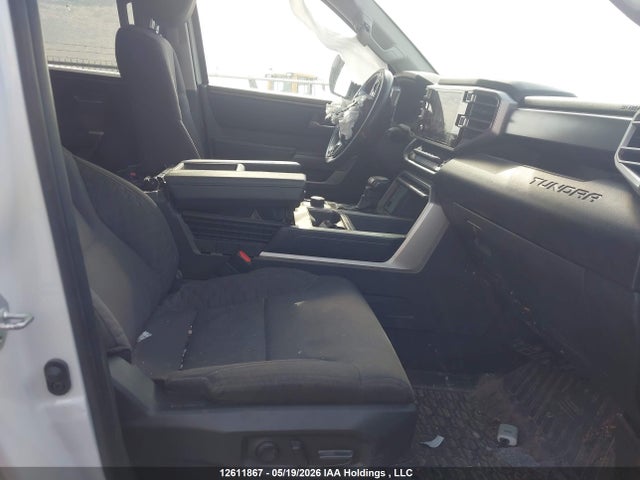 Продаж на аукціоні авто 2022 Toyota Tundra Sr5, vin: 5TFLA5EC5NX009690, номер лоту: 12611867
