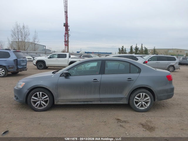 2013 Volkswagen Jetta 2.0l Trendline/2.0l Trendline+ მანქანა იყიდება აუქციონზე, vin: 3VW2K7AJ9DM426594, აუქციონის ნომერი: 12611875