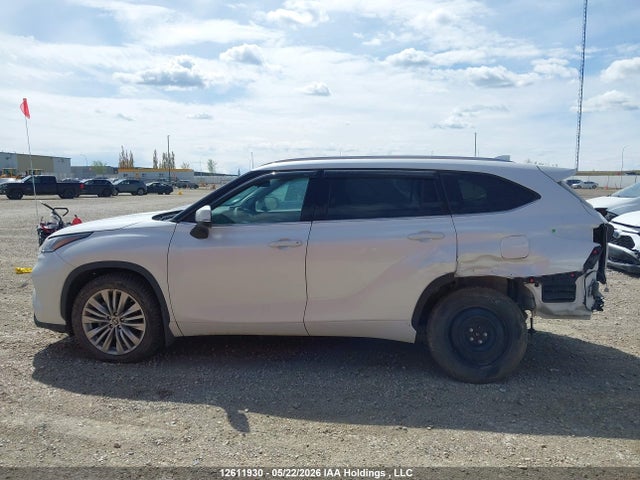 5TDKDRBH6RS547305 Toyota Highlander Limited