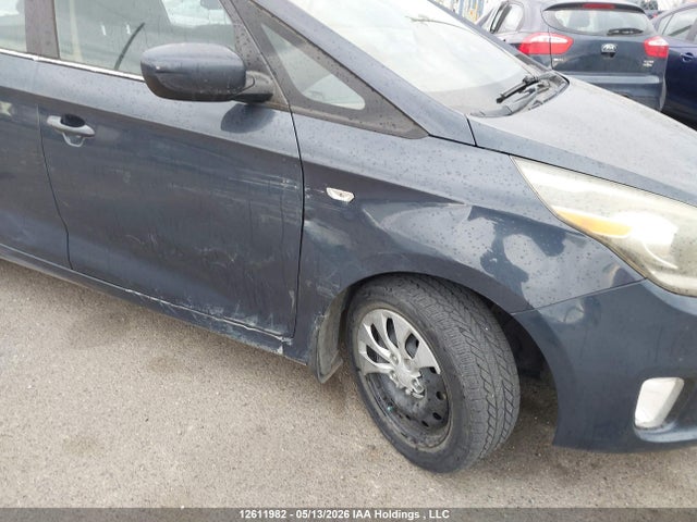Продаж на аукціоні авто 2015 Kia Rondo Lx/lx Value/lx Winter Edition, vin: KNAHT8A37F7120294, номер лоту: 12611982